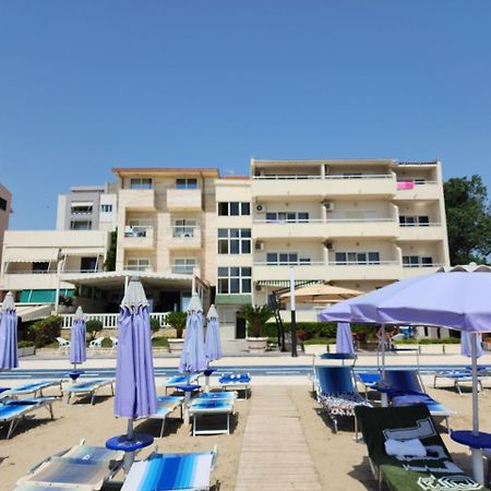 Hotel Maren Durres Bagian luar foto