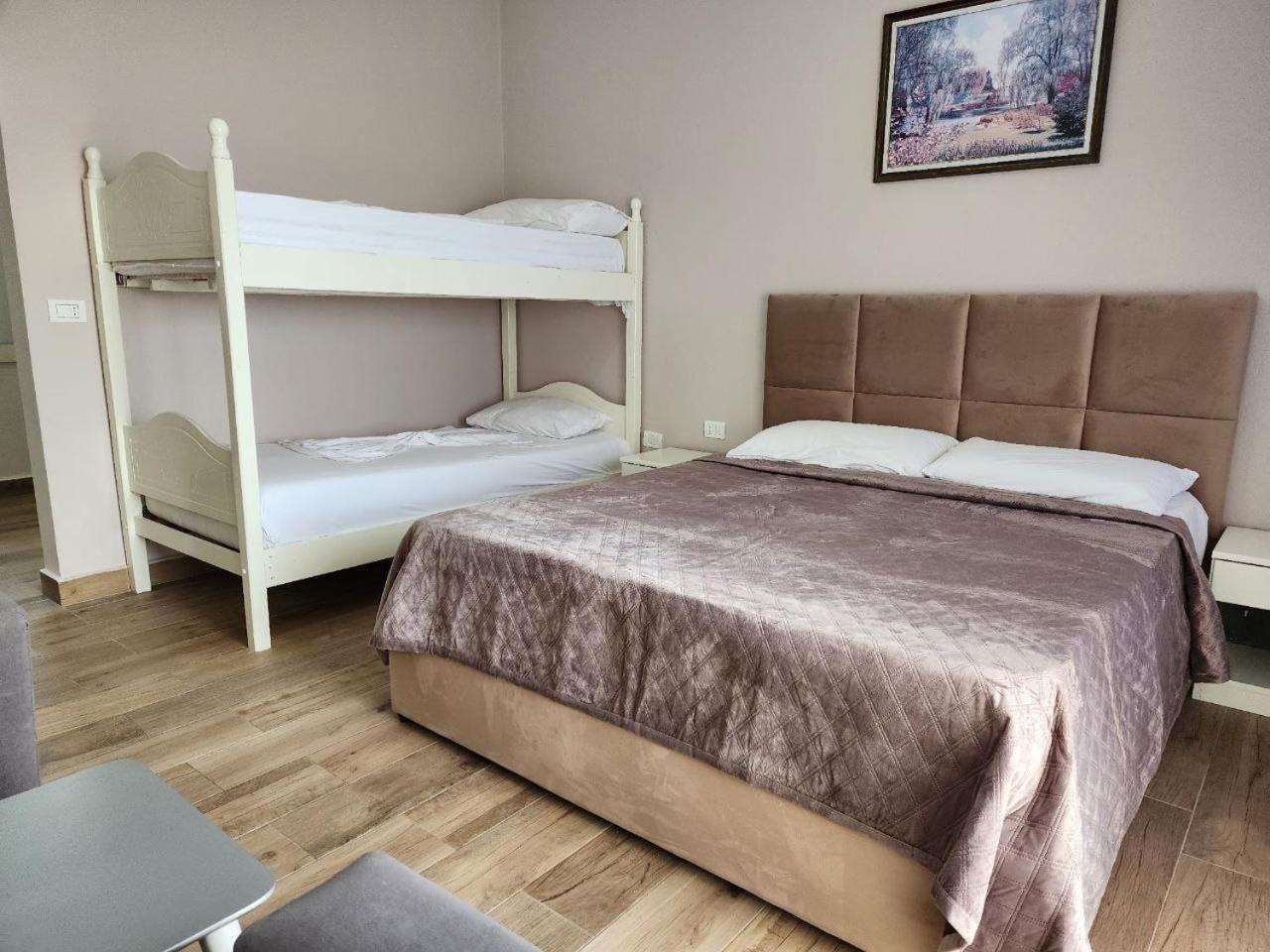 Hotel Maren Durres Ruang foto