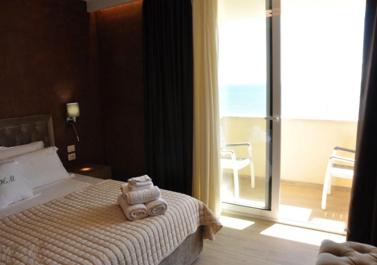 Hotel Maren Durres Bagian luar foto