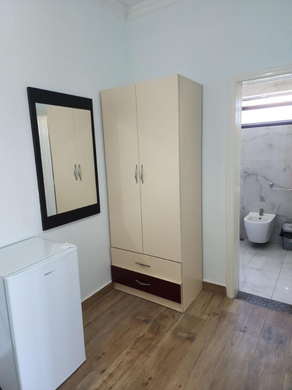 Hotel Maren Durres Ruang foto