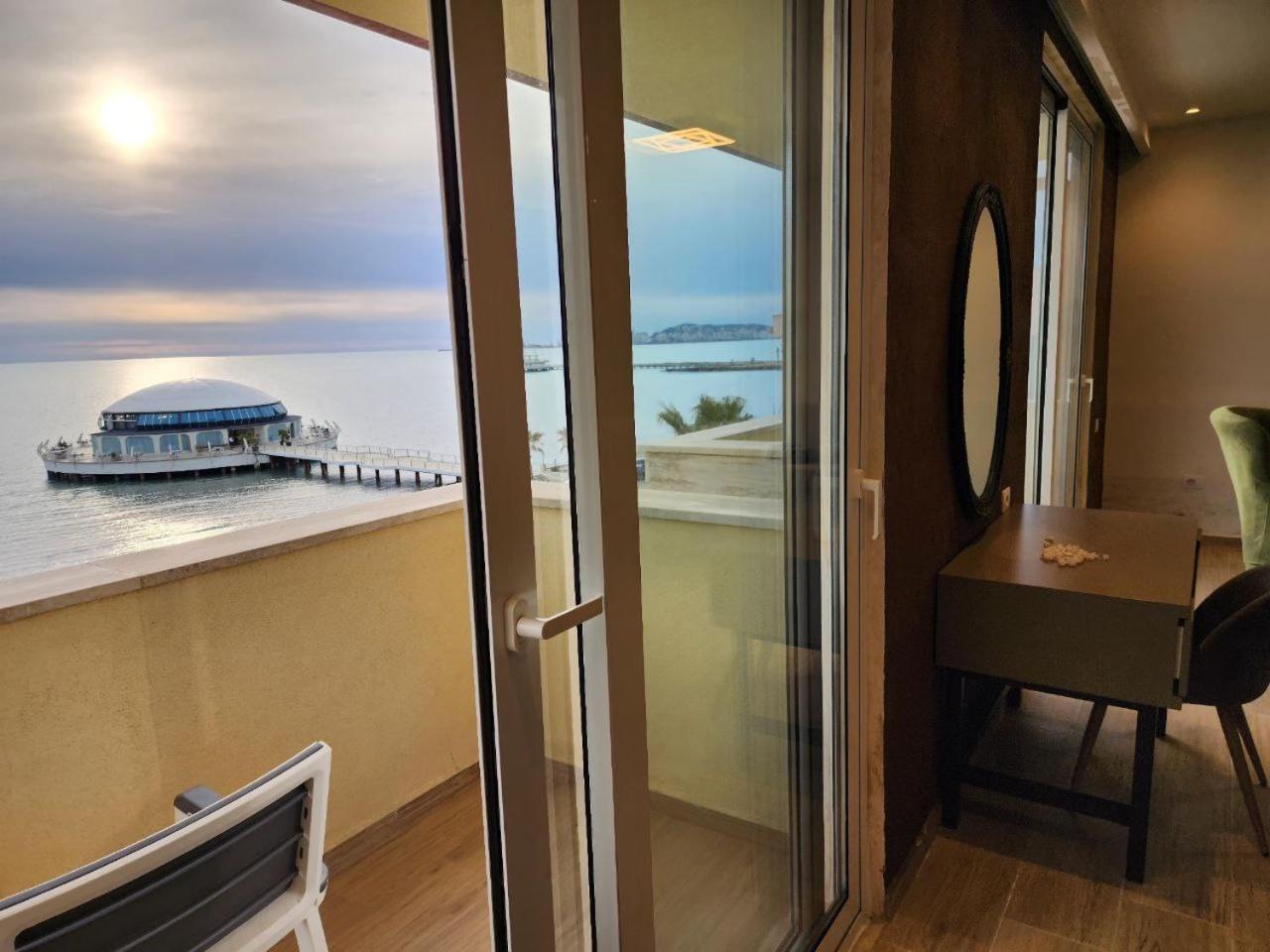 Hotel Maren Durres Bagian luar foto